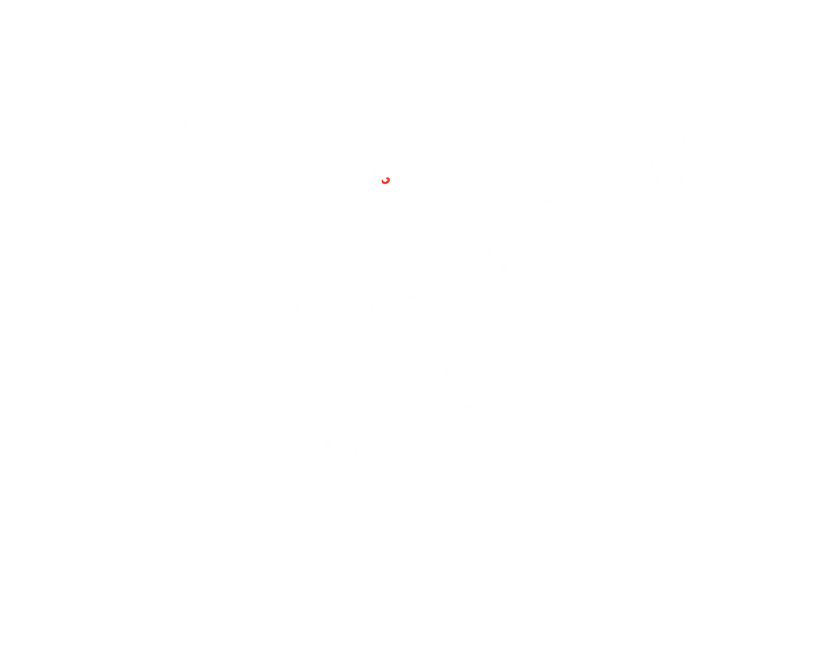 Biały Kruk, kruk z rozpostartymi skrzydłami
